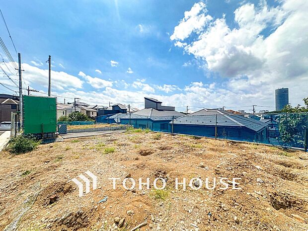 風を感じ解放感あふれる光に満ちた住まい。