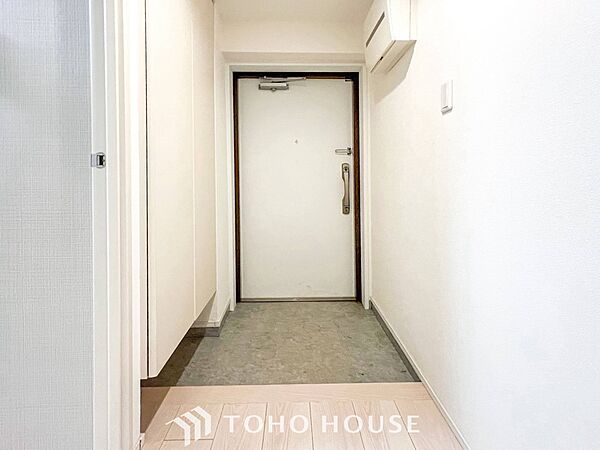 居住者の帰り、訪れる方を優しく迎えてくれる玄関です。