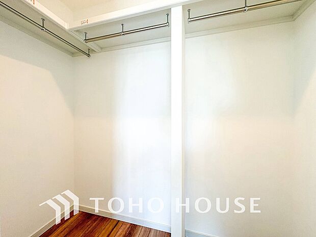 衣類だけでなく大きな荷物も収納でき、お部屋がすっきりします。