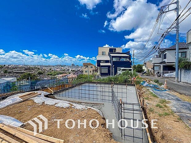 表現された空間は豊かな光と風を纏い、暮らしの時間を豊かにしてくれます。