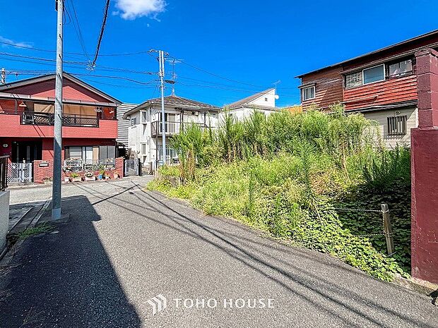 閑静な住宅地で小さなお子様がいるご家族にも安心な住環境が魅力です。