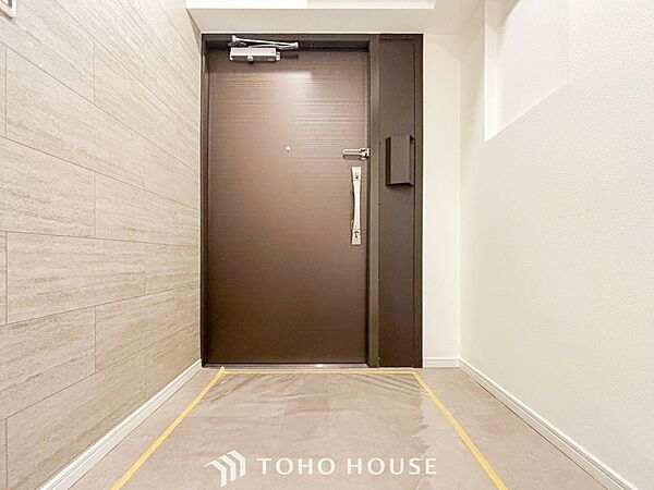 居住者の帰り、訪れる方を優しく迎えてくれる玄関です。