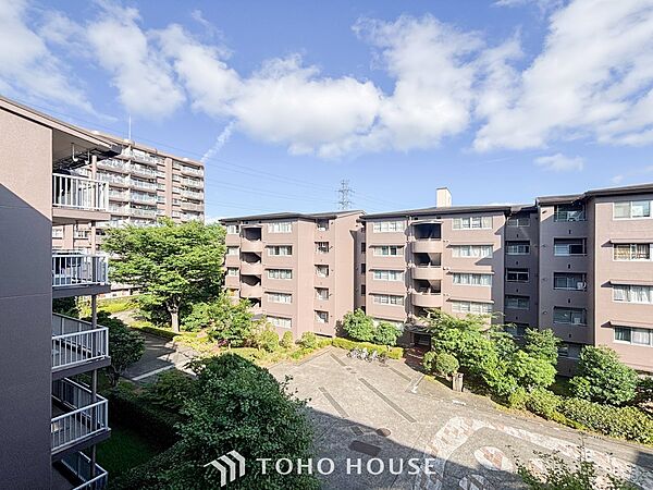 開放的で気持ちの良い眺望と青い空を満喫できます。