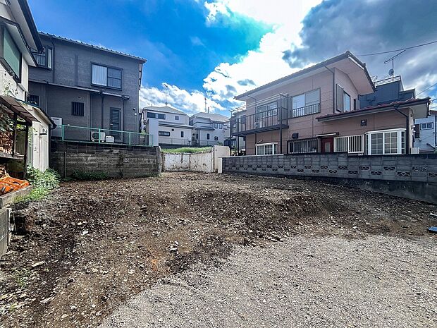 風を感じ解放感あふれる光に満ちた住まい。