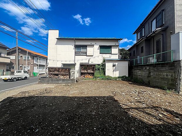 閑静な住宅街の陽当りに恵まれた土地で寛ぎに満ちた生活を。