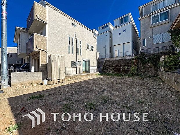 閑静な住宅街の一角、ひと時のくつろぎが生まれ、ゆっくりと愛着が育まれていきます。