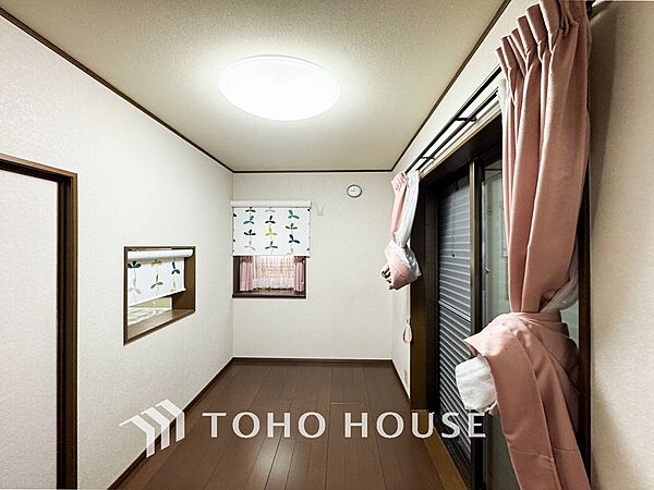 落ち着いた雰囲気に包まれた伸びやかな空間で、ゆったりと家族団らんの時間を過ごせます。