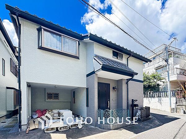 閑静な住宅街の一角、ひと時のくつろぎが生まれ、ゆっくりと愛着が育まれていきます。