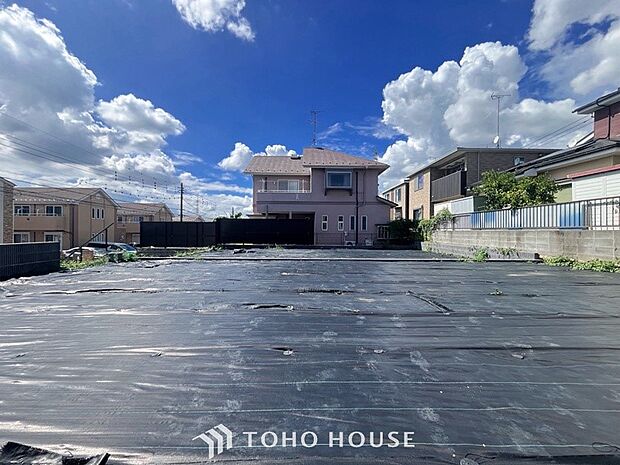 閑静な住宅街の一角、ひと時のくつろぎが生まれ、ゆっくりと愛着が育まれていきます。