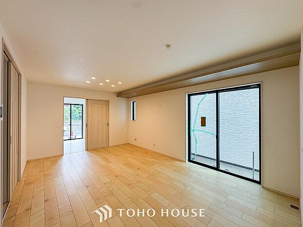 落ち着いた雰囲気に包まれた伸びやかな空間で、ゆったりと家族団らんの時間を過ごせます。