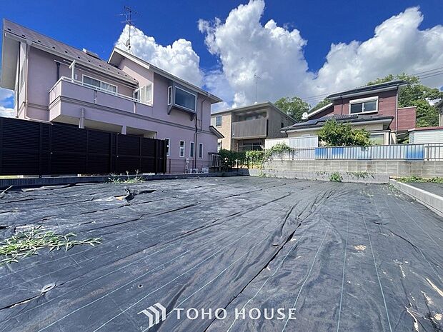 閑静な住宅街の一角、ひと時のくつろぎが生まれ、ゆっくりと愛着が育まれていきます。