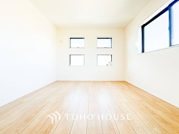 1日の疲れを癒し、心地よく寛げるようゆったりとした広さを確保しています。