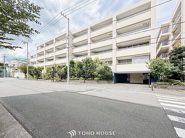 時代の流れに惑わされないシックなカラートーンで街並みに溶け込む外観。