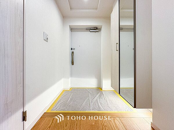 居住者の帰り、訪れる方を優しく迎えてくれる玄関です。