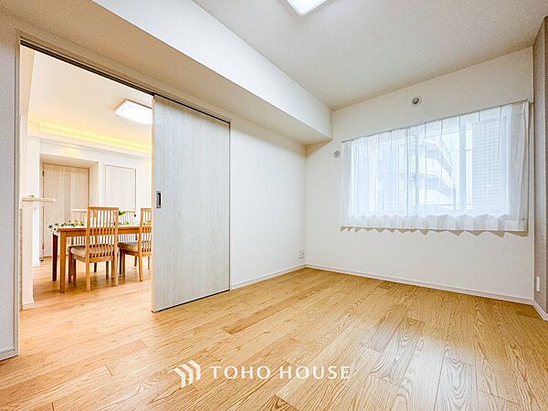 1日の疲れを癒し、心地よく寛げるようゆったりとした広さを確保しています。