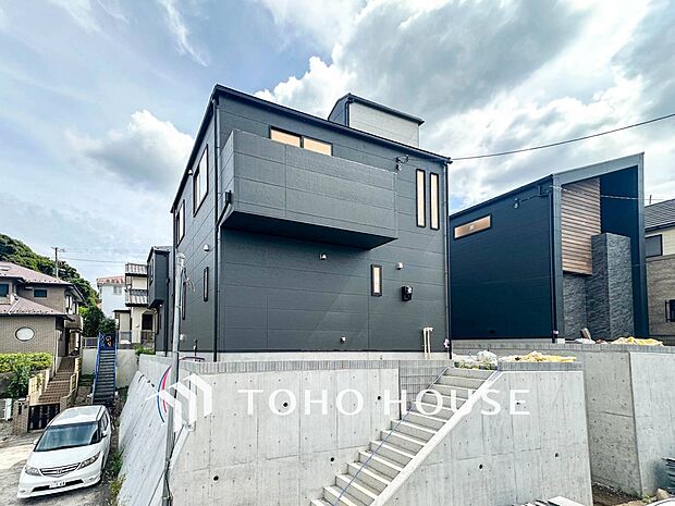 閑静な住宅地で小さなお子様がいるご家族にも安心な住環境が魅力です。