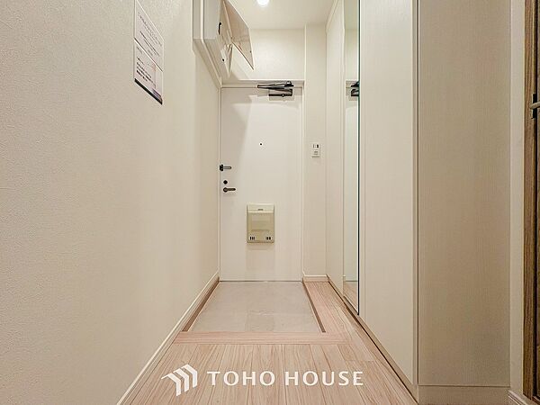 居住者の帰り、訪れる方を優しく迎えてくれる玄関です。