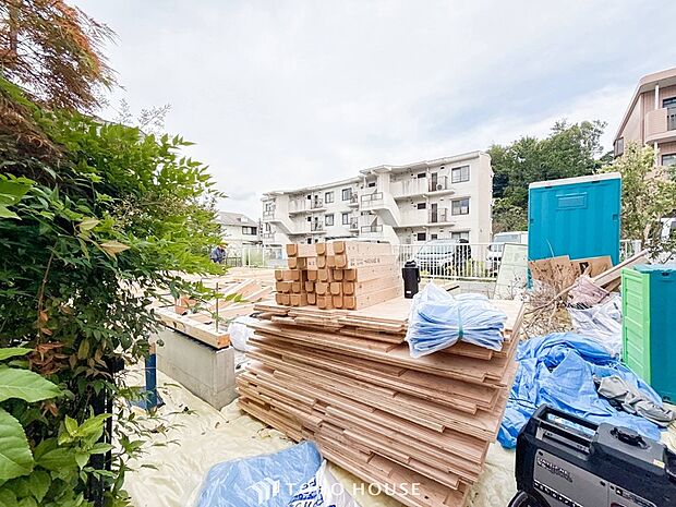 閑静な住宅地で小さなお子様がいるご家族にも安心な住環境が魅力です。
