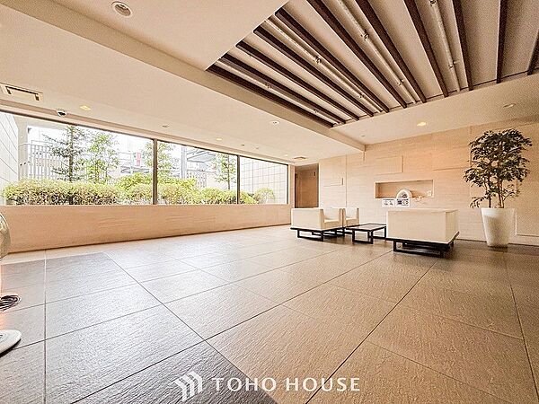 訪れるゲストや住む人を優しく迎え入れてくれる明るい空間です。