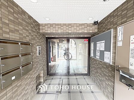 光あふれる開放感あるロビーは上質で洗練された空間。