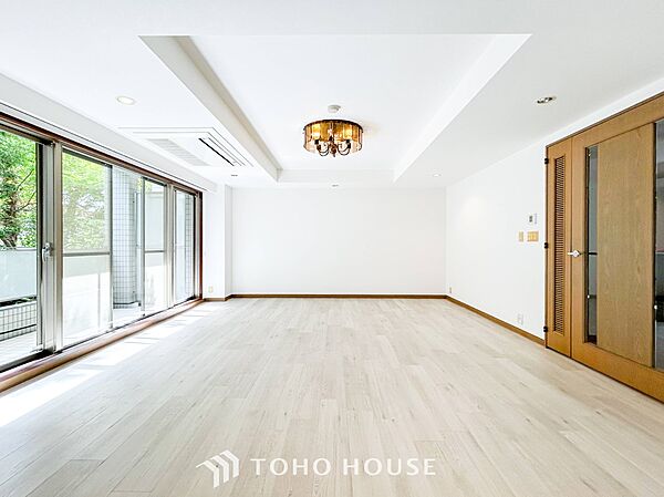 ご家族やお客様との時間など、多くの時を刻む空間。何気なく過ぎる時でさえも上質なひと時に。