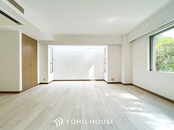 1日の疲れを癒し、心地よく寛げるようゆったりとした広さを確保しています。