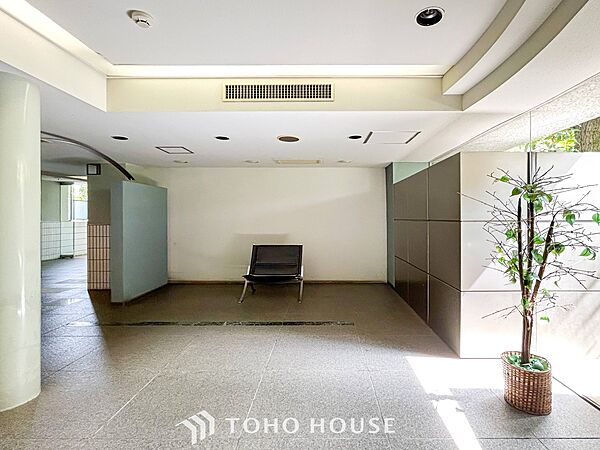 訪れるゲストや住む人を優しく迎え入れてくれる明るい空間です。