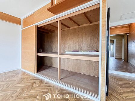 空間を余すところなく有効利用した収納は生活空間をより上質なものにしてくれるでしょう。