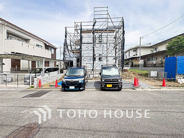 閑静な住宅街の一角、ひと時のくつろぎが生まれ、ゆっくりと愛着が育まれていきます。