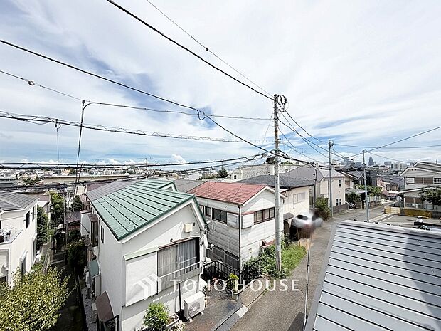 開放的で気持ちの良い眺望と青い空を満喫できます。