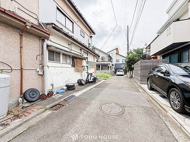 閑静な住宅街の陽当りに恵まれた土地。たくさんの想いが美しいカタチに彩られます。