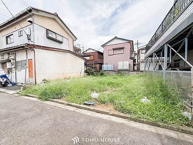 閑静な住宅街の一角、ひと時のくつろぎが生まれ、ゆっくりと愛着が育まれていきます。