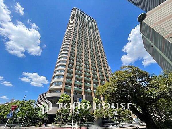 駅やお買物施設が徒歩圏に揃う、便利な住環境も魅力です。