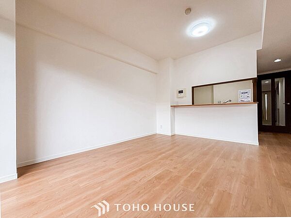 落ち着いた雰囲気に包まれた伸びやかな空間で、ゆったりと家族団らんの時間を過ごせます。