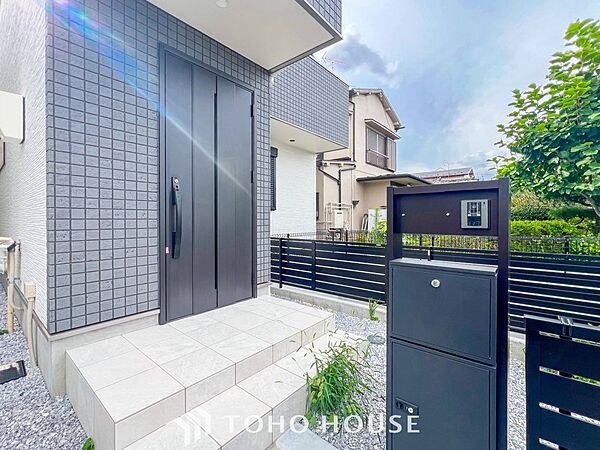 表現された空間は豊かな光と風を纏い、暮らしの時間を豊かにしてくれます。