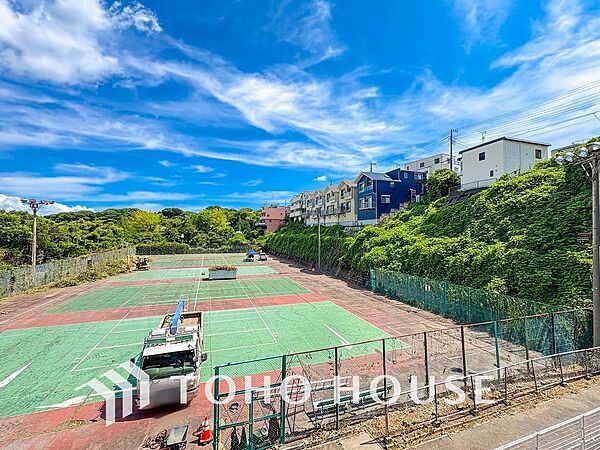 開放的で気持ちの良い眺望と青い空を満喫できます。