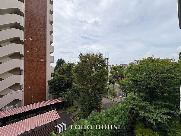 開放的で気持ちの良い眺望と青い空を満喫できます。