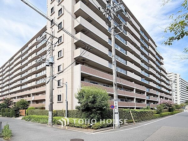 時間のゆとりと空間、爽やかな陽光がもたらす光と風を贅沢なまでに感じる暮らしが始まります。