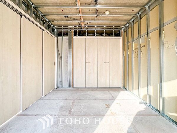 一日の疲れをいやしてくれる主寝室。自分時間を快適に過ごすプライベートルーム。