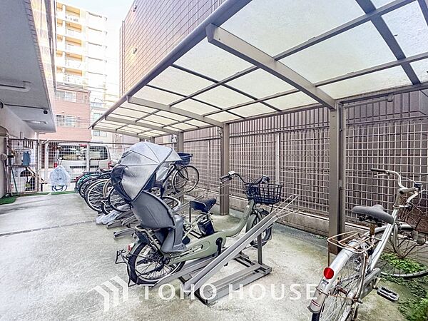 敷地内に駐輪スペースがございます。