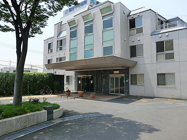 高田駅徒歩3分。無料駐車場50台有。外来の他、人間ドックも受け付けています。