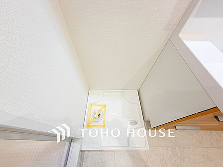 洗濯機を配置しても十分なスペースを確保しております。