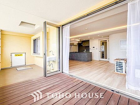 お部屋にも爽やかな風と暖かく柔らかな日差しが差し込み、毎日の暮らしを豊かに彩ります。