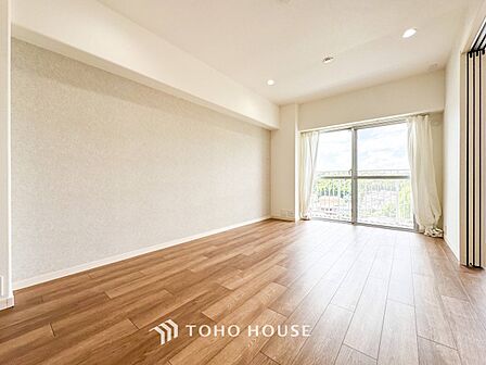 落ち着いた雰囲気に包まれた伸びやかな空間で、ゆったりと家族団らんの時間を過ごせます。