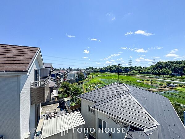 開放的で気持ちの良い眺望と青い空を満喫できます。