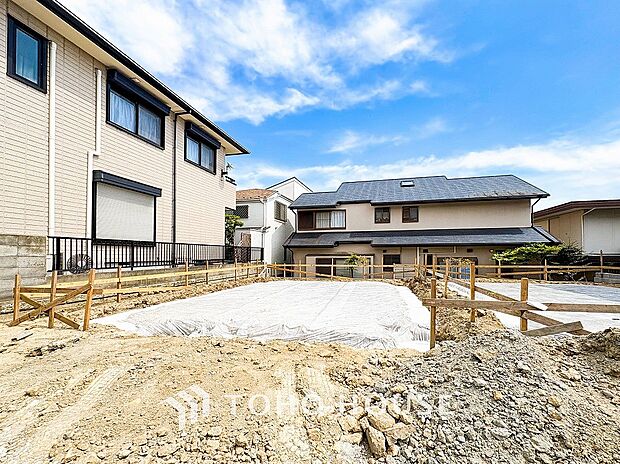 閑静な住宅街の陽当りに恵まれた土地で寛ぎに満ちた生活を。