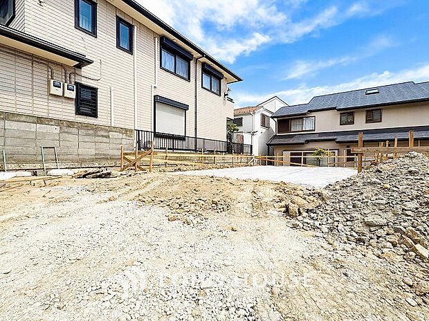 穏やかな風と陽光を導き、居住性を一段と高めています。