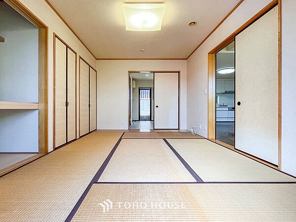 1日の疲れを癒し、心地よく寛げるようゆったりとした広さを確保しています。