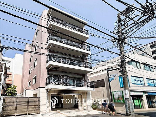 前面道路含む現地写真『快適』は「家」と「街」と「環境」が調和した時に訪れるだと改めて感じさせてくれます。