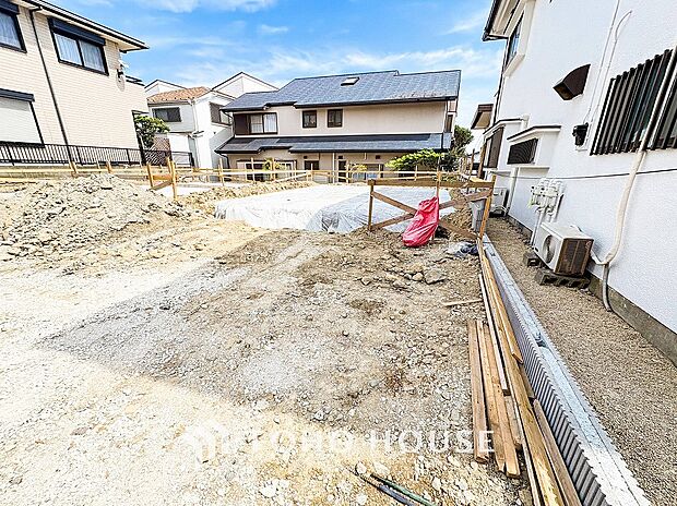 閑静な住宅街の一角、ひと時のくつろぎが生まれ、ゆっくりと愛着が育まれていきます。